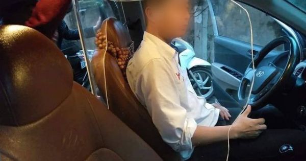 Cục Đăng kiểm ủng hộ xe taxi lắp khoang chắn bảo vệ tài xế