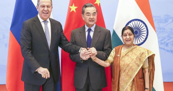 Nga, Trung Quốc phản đối can thiệp quân sự vào Venezuela