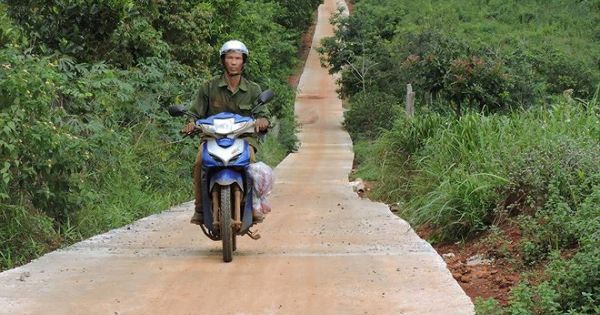 Kỷ luật Chủ tịch xã để doanh nghiệp “nắn” đường vào rẫy nhà mình