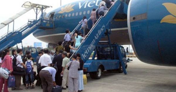 Phạt đến 7 tỉ đồng nếu mang thực phẩm lên máy bay sai quy định