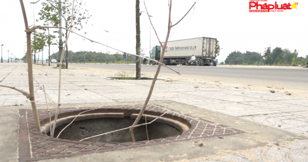 Quảng Ngãi: Nắp cống thoát nước bị mất cắp hàng loạt trên đường Trường Sa