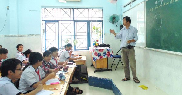 Hàng nghìn giáo viên bị thu 10.000 đồng mỗi quyết định nâng lương