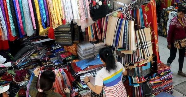 Hàng ngoại lộng hành gắn mác “made in Vietnam”