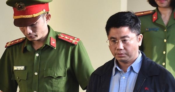 Kiến nghị điều tra việc cựu tướng Vĩnh nhận đồng hồ Rolex, USD