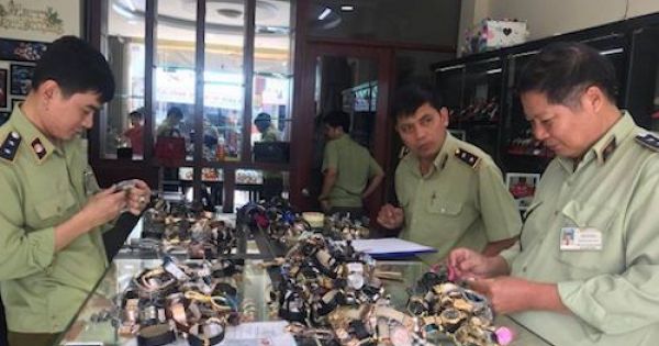 Hàng ngàn chiếc đồng hồ thương hiệu nổi tiếng nghi hàng giả, hàng nhái