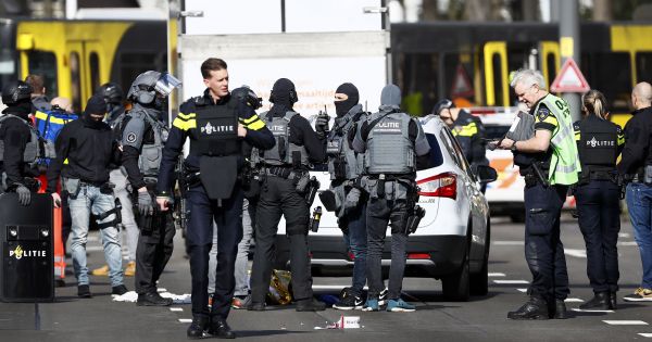 Bắt giữ nghi phạm nổ súng tại ga tàu điện ở Hà Lan