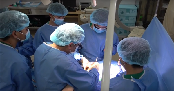 Phẫu thuật thay khớp gối, háng miễn phí cho bệnh nhân nghèo