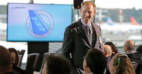 Quyền Bộ trưởng Quốc phòng Mỹ bị điều tra vì nghi vấn thiên vị Boeing