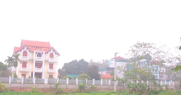 Hà Nội: Đình chỉ nhiều lần, “biệt thự