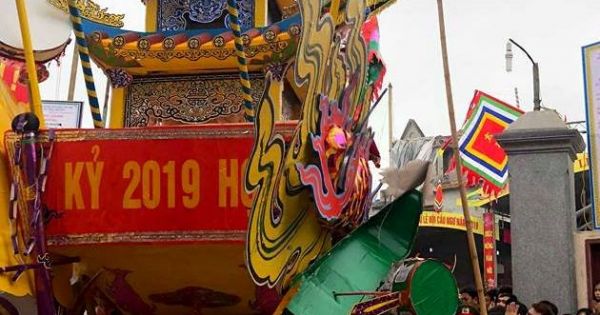 Nghìn người chen chân tại lễ Cầu Ngư lớn nhất Xứ Thanh