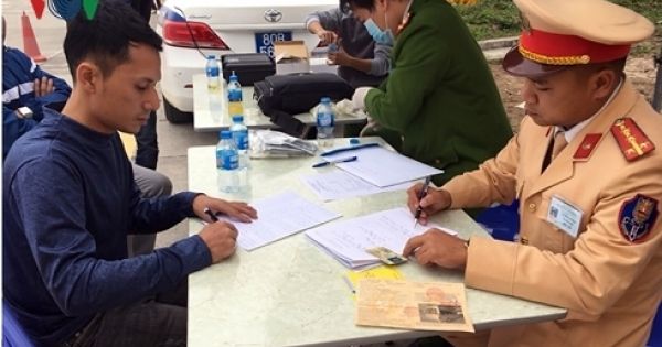 Tiêu chuẩn “Người đàng hoàng” mới được cấp phép lái xe khách, taxi