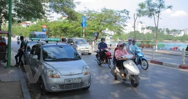 Có khoảng 3.000 xe taxi các tỉnh giáp ranh 
