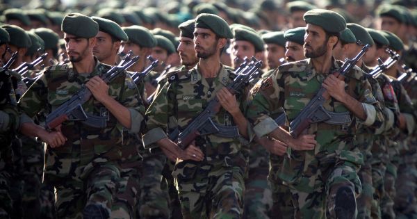 Tổng thống Mỹ gọi Vệ binh cách mạng Iran là 