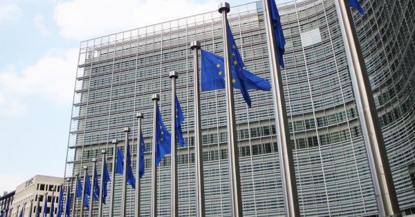 TT Trump muốn áp thuế nhập khẩu lên 11 tỷ USD hàng hóa EU