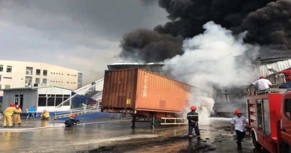Đang cháy lớn ở KCN Sóng Thần 2, Dĩ An, Bình Dương