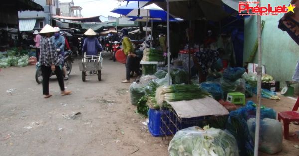 Bình Dương: Tiểu thương “khổ” vì chủ chợ gian dối