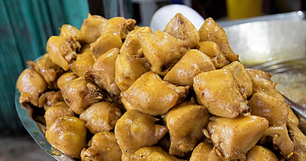 Phụ phẩm gà giá rẻ đổ vào Việt Nam