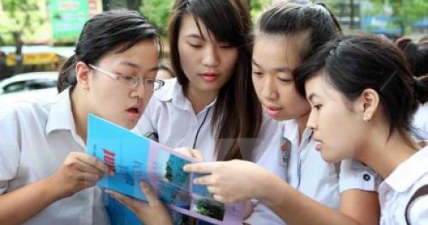 Phát hành phiếu đăng ký dự tuyển cho kỳ thi vào lớp 10