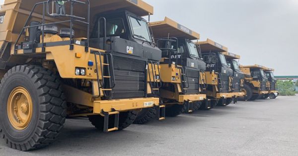 Phát hiện đoàn xe siêu trường dùng giấy tờ giả chạy trên cao tốc