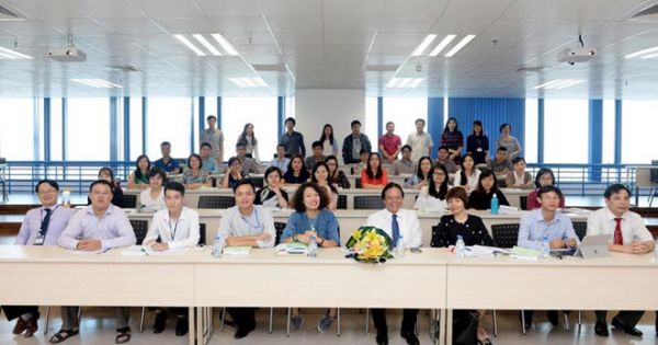 Bộ GD-ĐT lên tiếng về giáo sư phải đi học nghiệp vụ sư phạm, lãng phí thời gian