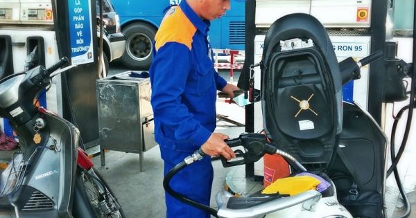 Đại lý bỏ xăng E5 để bán xăng khoáng