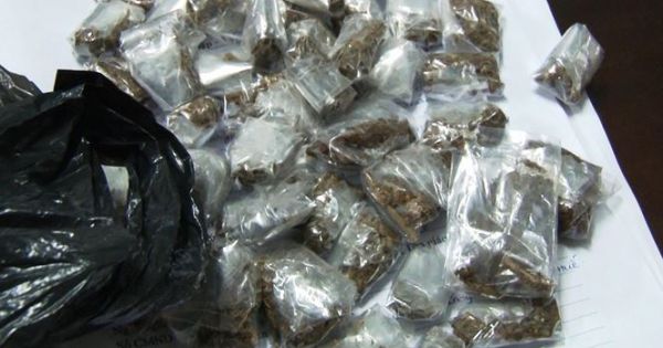 Phát hiện đối tượng giữ 51 gói “thảo mộc” cần sa
