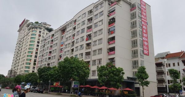 Quận Cầu Giấy mong dân hạ băng rôn phản đối bãi đỗ trong công viên