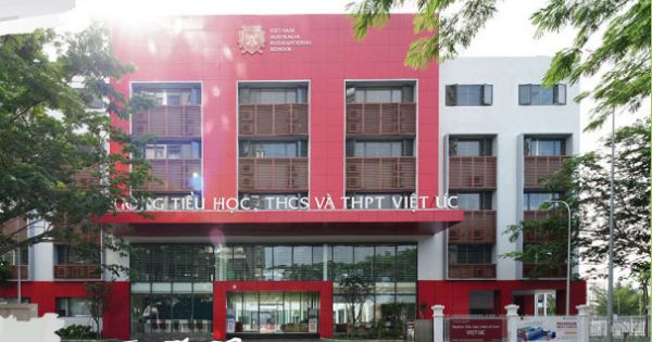 Suất ăn trưa ở trường quốc tế có giòi