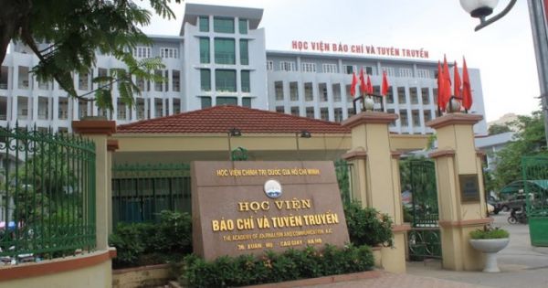 17 thí sinh xuất sắc đầu tiên trúng tuyển Học viện Báo chí và Tuyên truyền