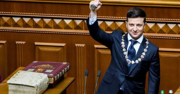 Tân tổng thống Ukraine Volodymyr Zelensky tuyên thệ nhậm chức