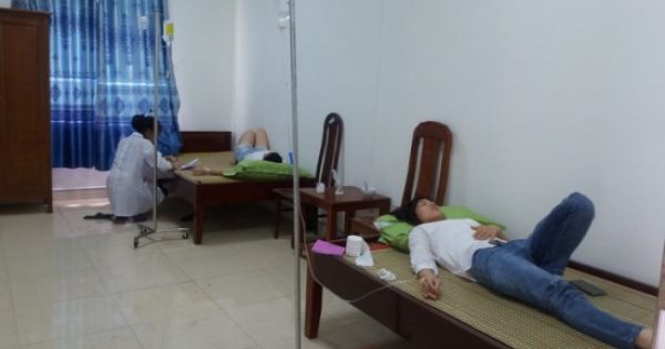 Hơn 50 du khách nhập viện cấp cứu sau khi ăn hải sản