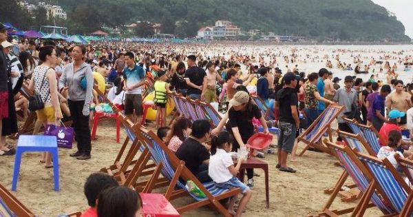 Hải Phòng chấn chỉnh việc quản lý kinh doanh dịch vụ tại bãi tắm Đồ Sơn