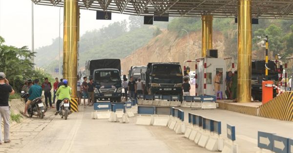 Tài xế tắt máy bỏ đi khiến BOT Hoà Lạc – Hoà Bình tê liệt