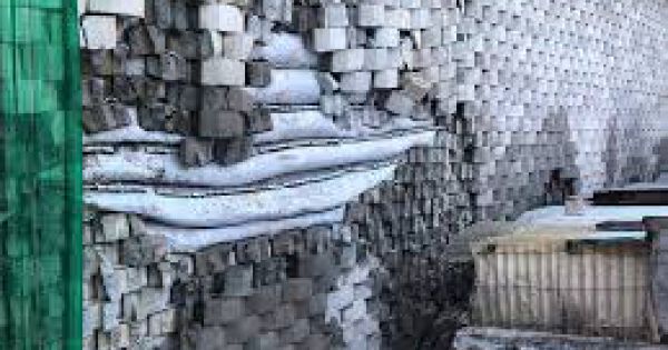 Nha Trang: Tháo dỡ bức tường xây dựng trái phép trước ngày 20/9