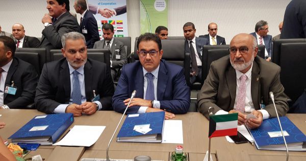 OPEC nhất trí giảm sản lượng để hỗ trợ giá dầu