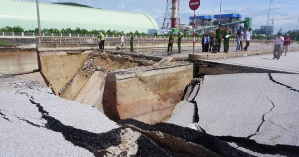 Sập mố cầu, tuyến đường huyết mạch trong Khu kinh tế Nghi Sơn tê liệt