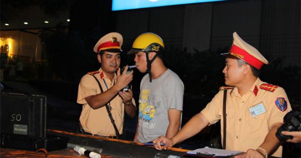 Từ ngày 1/1/2020 cấm triệt để tình trạng uống rượu bia trước và trong khi lái xe