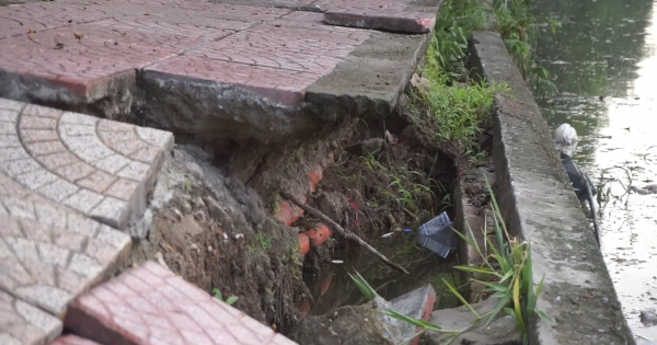 Bờ hồ Gươm sụt lún nghiêm trọng nhiều nơi, gây mất an toàn cho người dân và du khách