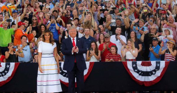 Mỹ kỉ niệm ngày Quốc khánh, Trump ca ngợi quân đội