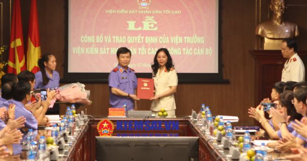 Viện trưởng VKSND tối cao công bố quyết định về công tác cán bộ