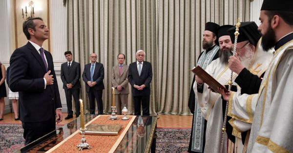 Thủ tướng Hy Lạp Kyriakos Mitsotakis tuyên thệ nhậm chức