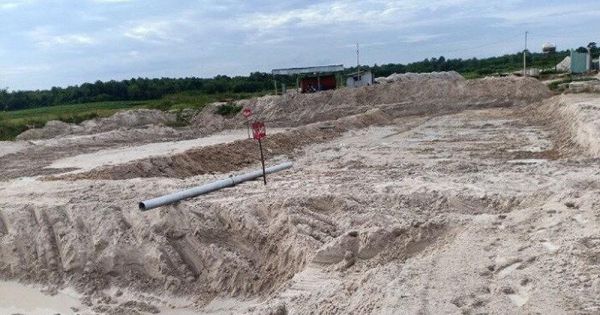 Công ty Liên Hoàng bất chấp lệnh cấm ngang nhiên hút cát hồ Dầu Tiếng