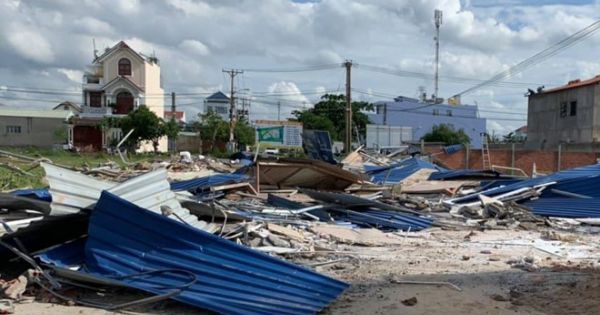 Cưỡng chế nhà xưởng xây trái phép trong khu dân cư Trường đại học Bách Khoa