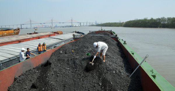 Hai ngày tạm giữ 3.000 tấn than không rõ nguồn gốc