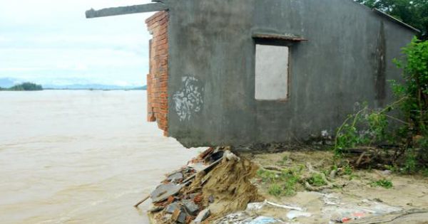 Quảng Ngãi: DN khai thác cát vượt mức cho phép, gây nguy cơ sạt lở bờ sông