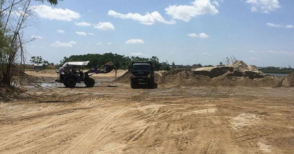 “Cát tặc” hoành hành trên các con sông ở Quảng Trị