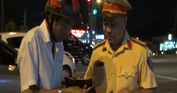 Người vi phạm không chịu ký biên bản vì thấy CSGT không đeo camera