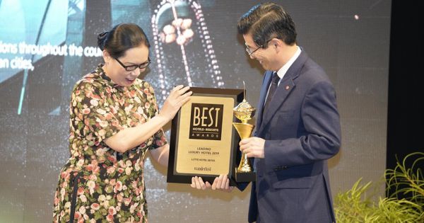 Lễ công bố kết quả và trao giải thưởng Best Hotels - Resorts