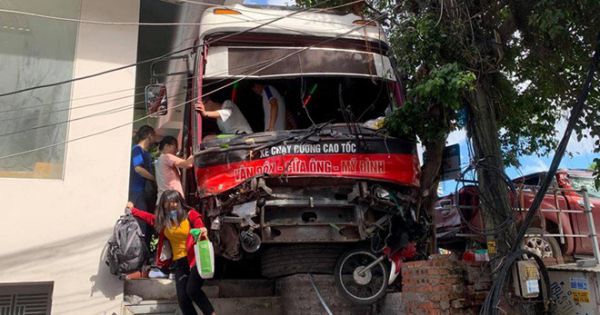 Quảng ninh: Xe khách đâm hàng loạt ô tô, xe máy, 5 người thương vong