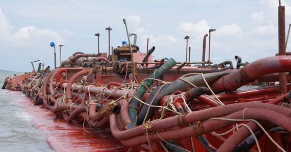 Bộ Công an khởi tố hàng loạt đối tượng khai thác cát lậu tại biển Cồn Ngựa